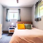 Cozy Cabin At Lake Naomi