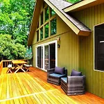 Cozy Cabin At Lake Naomi