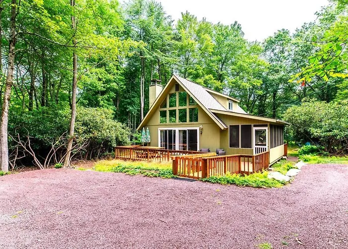 Cozy Cabin At Lake Naomi